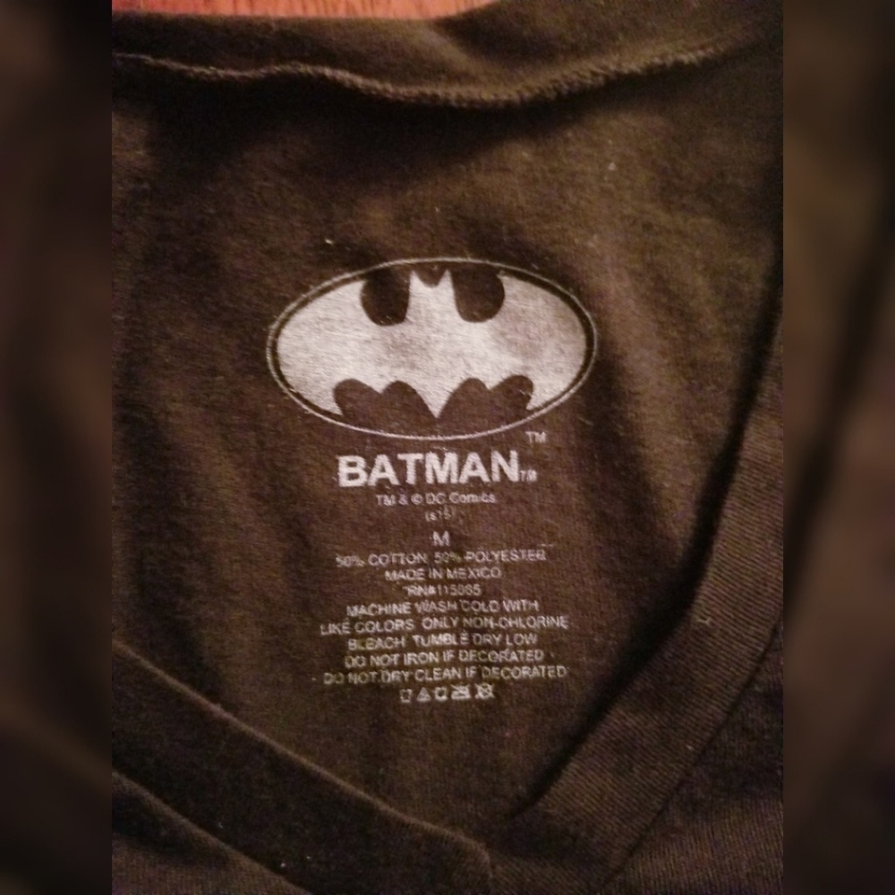 DC Batman T-Shirt - Picture 2 of 2